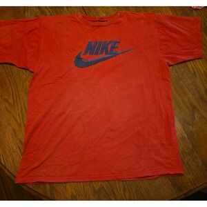 Vintage NIKE TEAM Spell Out Distressed T Shirt 00s Y2k‎ Red Large